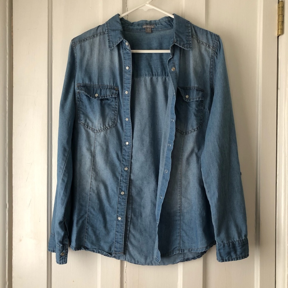 Charlotte Russe jean button down